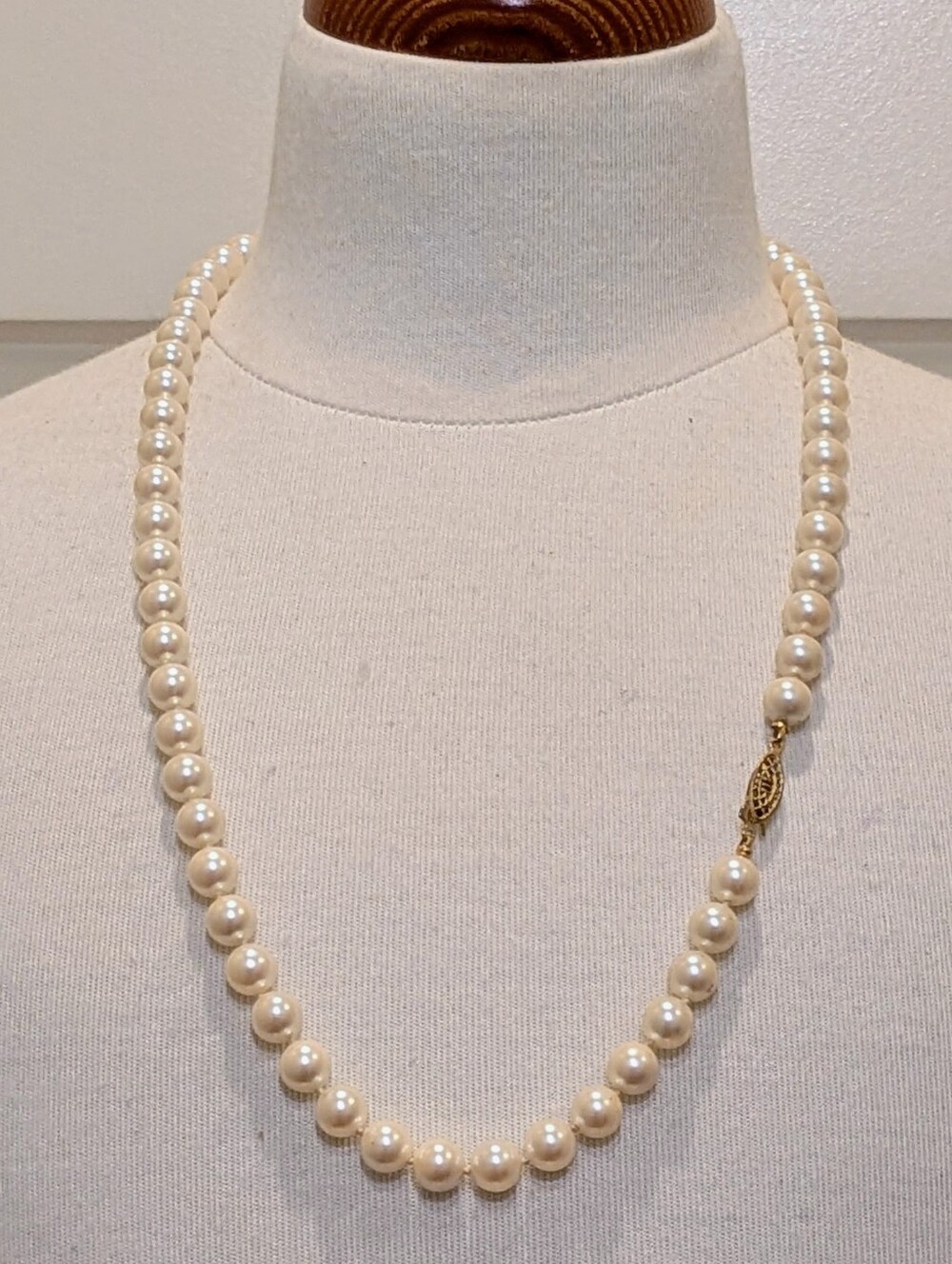 EUC 50s 24" Vintage Glass Pearl Strand with Goldtone Filigree Box Clasp